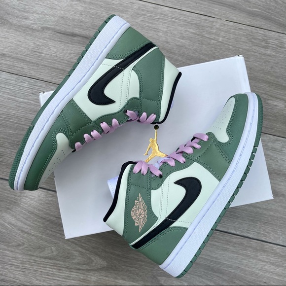 Air Jordan 1 Mid Women’s Dutch Green - Picture 9 of 10